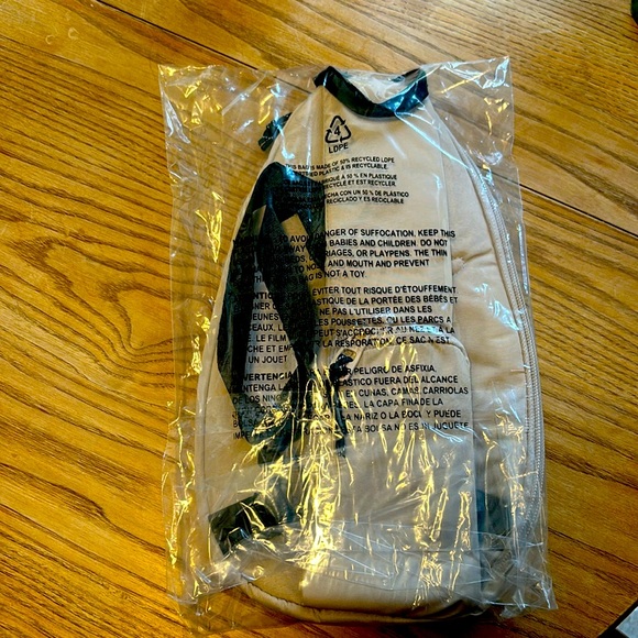 NEW! Puma myriad sling bag - Picture 6 of 7